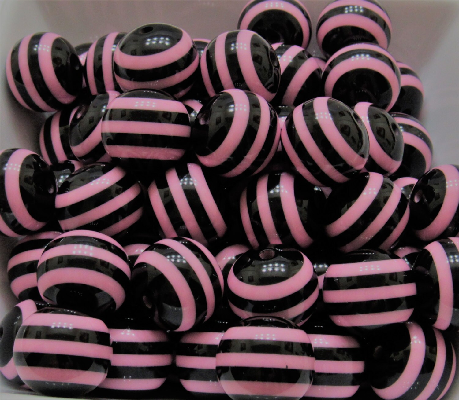 20mm Pink & Black Striped Bubblegum Beads, Chunky Bubblegum Beads, Chunky Gumball Resin Bead, Chunky Necklace Supply Beads, Gumballs