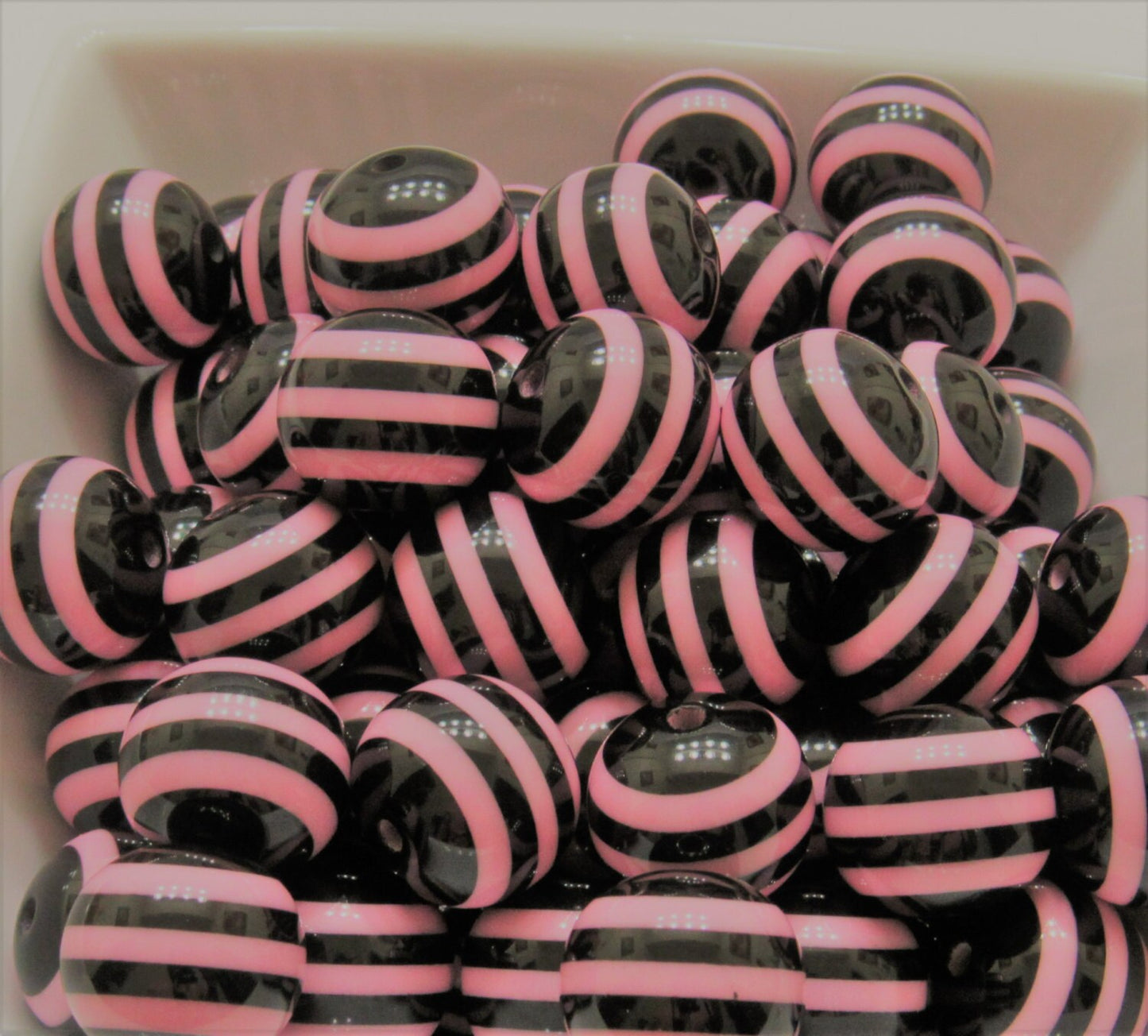 20mm Pink & Black Striped Bubblegum Beads, Chunky Bubblegum Beads, Chunky Gumball Resin Bead, Chunky Necklace Supply Beads, Gumballs