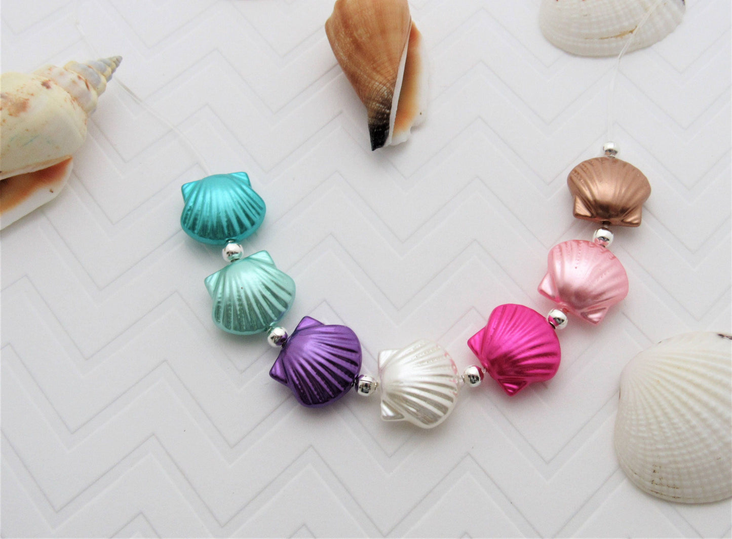 24 Sea Shell Beads, 16mm Mermaid Bracelet Supply Bead, Acrylic Sea Shell Bubblegum Beads, 1 Mermaid Charm