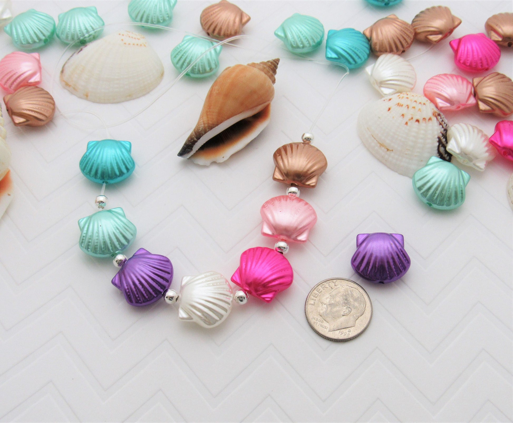 24 Sea Shell Beads, 16mm Mermaid Bracelet Supply Bead, Acrylic Sea Shell Bubblegum Beads, 1 Mermaid Charm