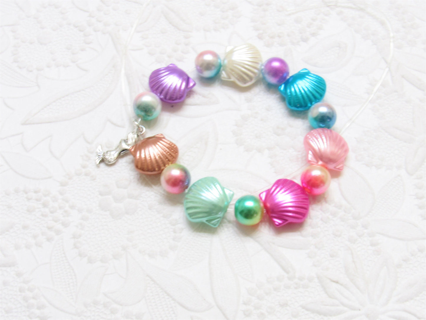 24 Sea Shell Beads, 16mm Mermaid Bracelet Supply Bead, Acrylic Sea Shell Bubblegum Beads, 1 Mermaid Charm