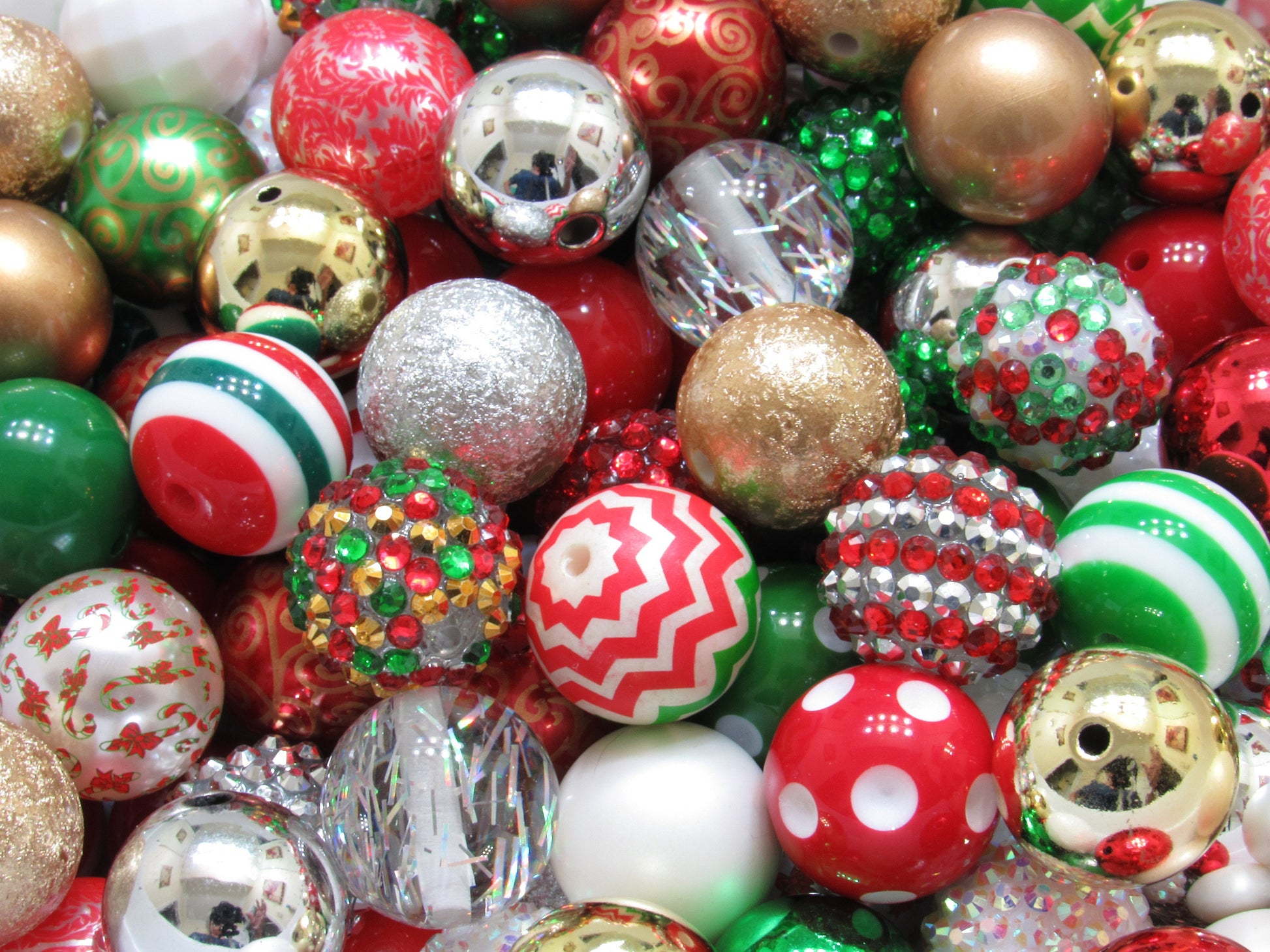 New 20mm Christmas Mix Bubblegum Beads, Red Green White Gold Silver Mixed Gumball Beads, Beadable Pen Mix, Mix included 2 focal beads