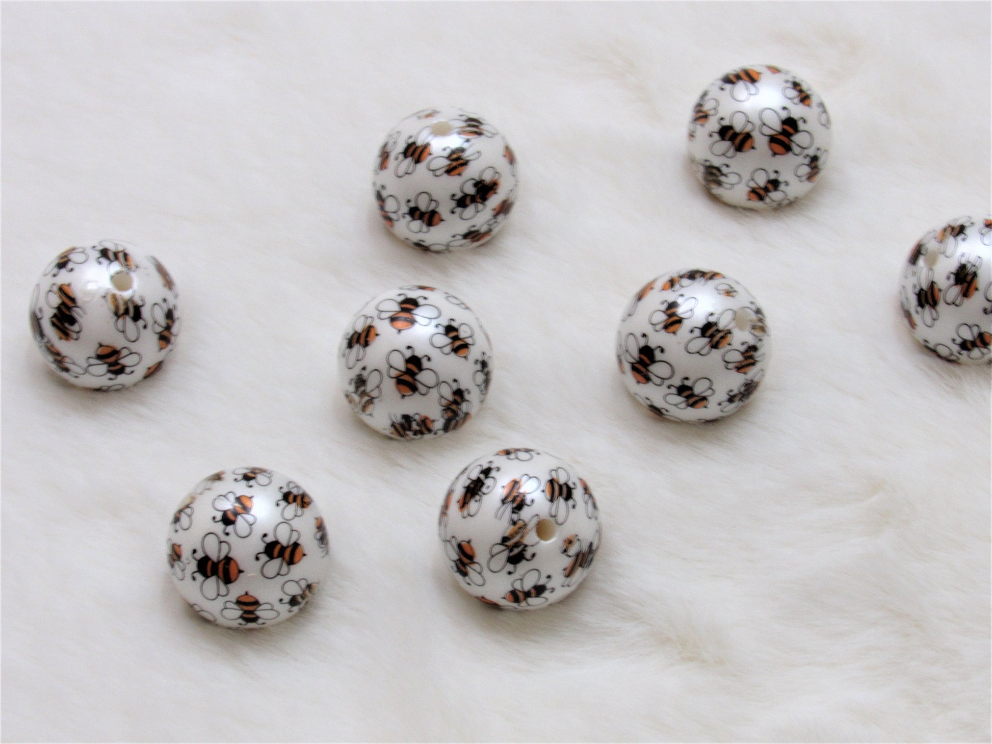 NEW 20mm Printed Bumble Bee's On Matte White Bubblegum Pearls, Bumble Bee's Printed On Bubblegum Beads, Round Matte Pearls