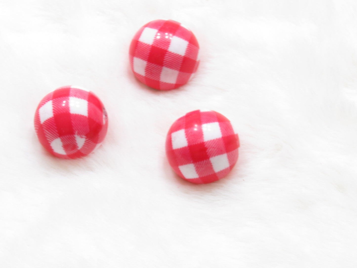 NEW 20mm Red and White Checked Bubblegum Beads, Gingham Checked Bubblegum Beads, Buffalo Plaid Beads, Round Acrylic Beads, Bubblegum Bead,