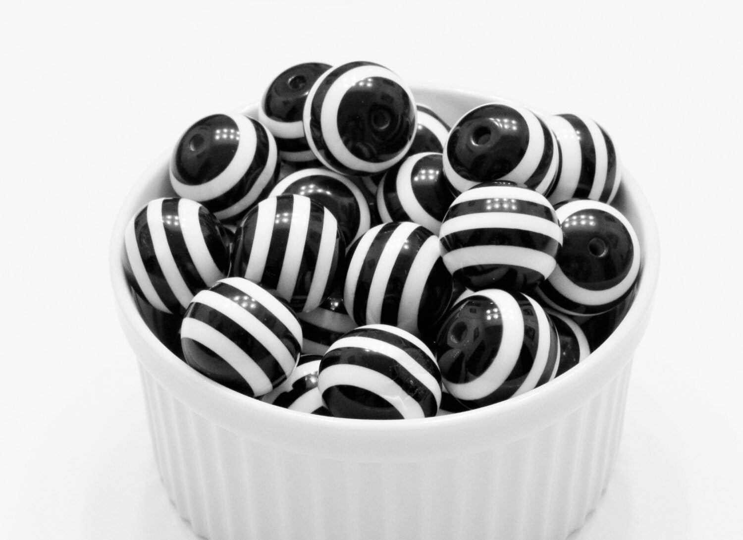 20mm Chunky Black & White Striped Bubblegum Beads,  Chunky Gumballs Beads, Striped Gumball Beads, Chunky Necklace Supply Beads